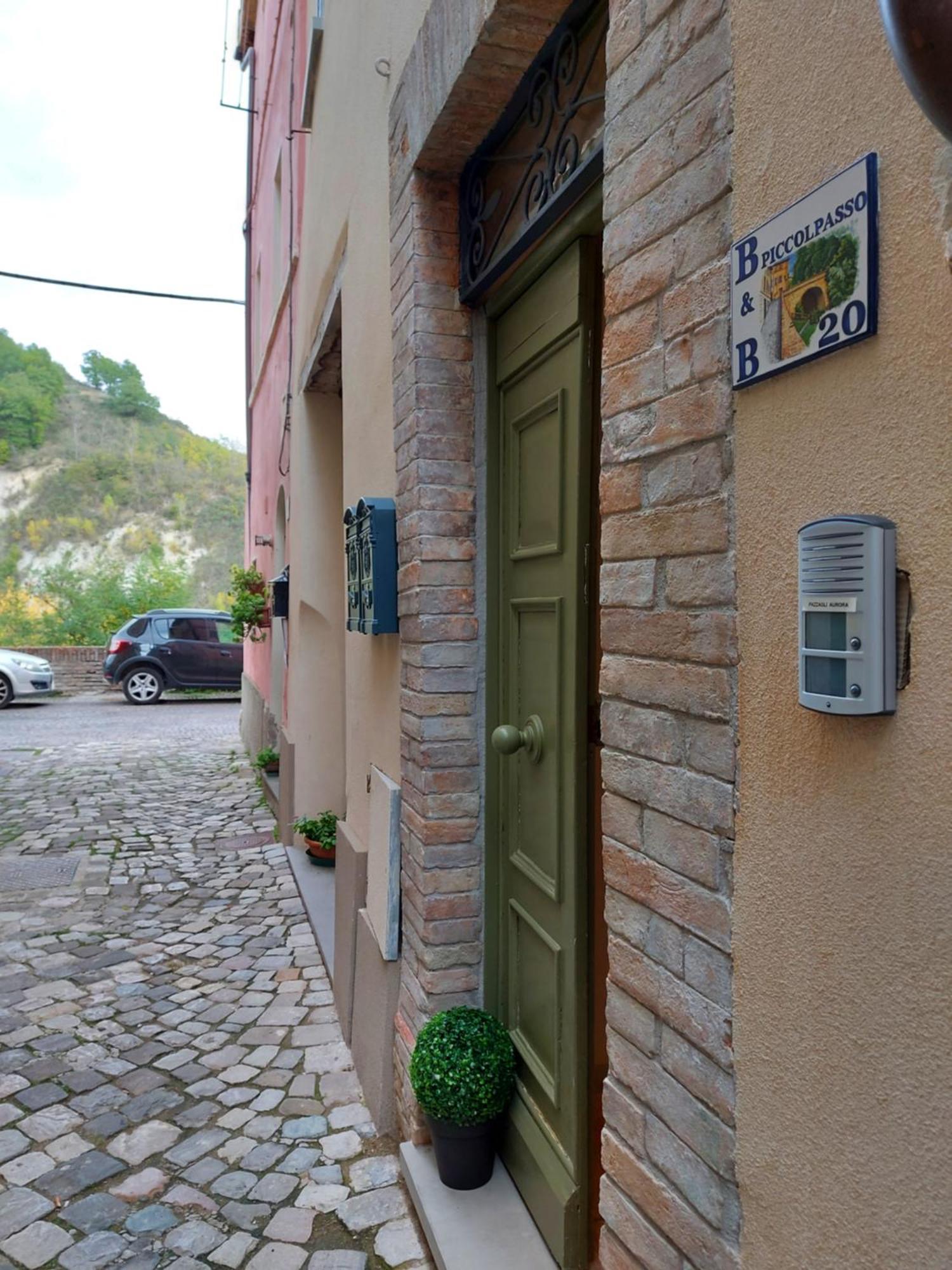 Casa Vacanze Piccolpasso 20 Urbania Chambre photo